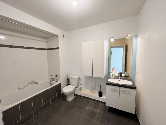 Appartement T2 avec terrasse et parking