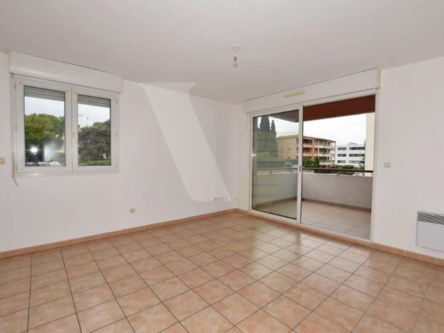 APPARTEMENT T2 AVEC TERRASSE ET PARKING