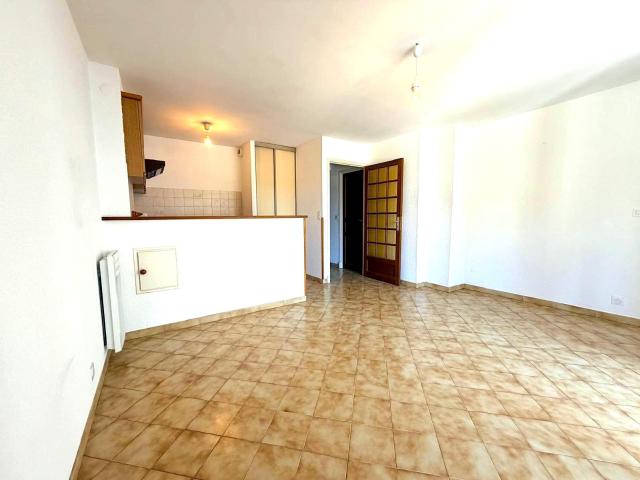 Appartement T2 Avec Terrasse Et Parking A 2 Pas Du Centre Vi. 40m² Vaison la Romaine