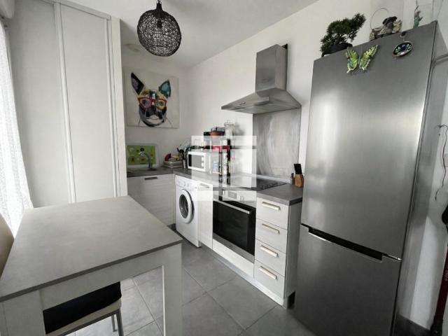 Appartement T2 avec terrasse et place de parking