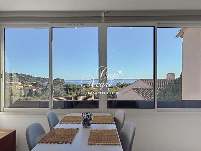 Appartement T2 avec terrasse et vue mer à vendre à Cavalière. 46m² Le Lavandou