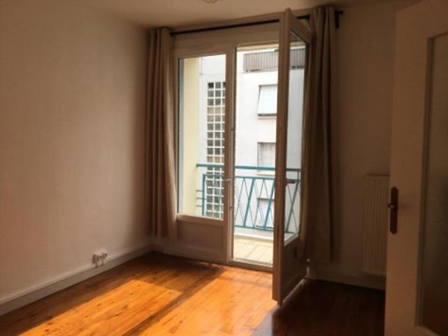 Appartement T2 balcon + cave et chauffage compris