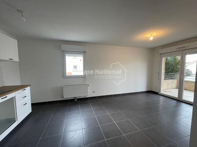 APPARTEMENT T2 BIS SORGUES TERRASSE PARKING