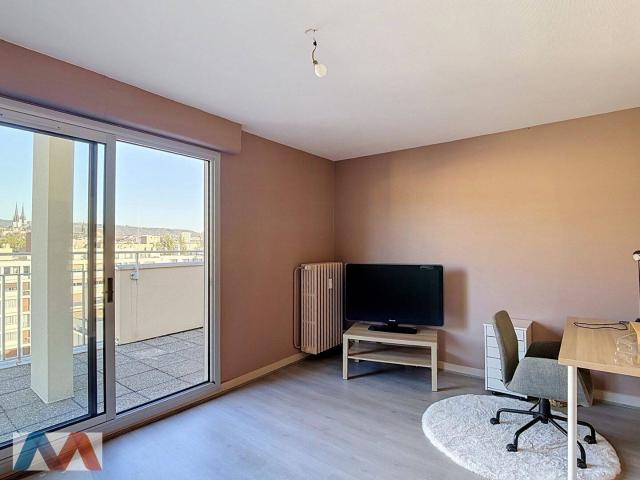 Appartement T2 bis terrasse parking