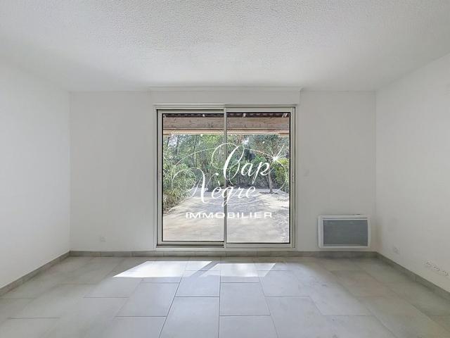Appartement T2 cabine avec terrasse et piscine Cavalière 35m² Le Lavandou