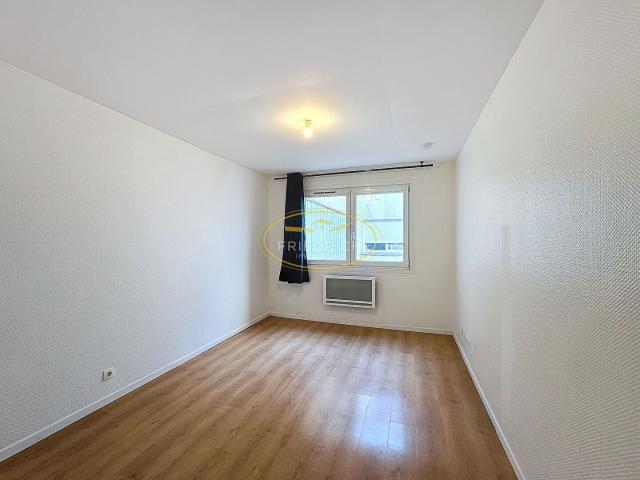 APPARTEMENT T2 CENTRE VILLE COMMERCY