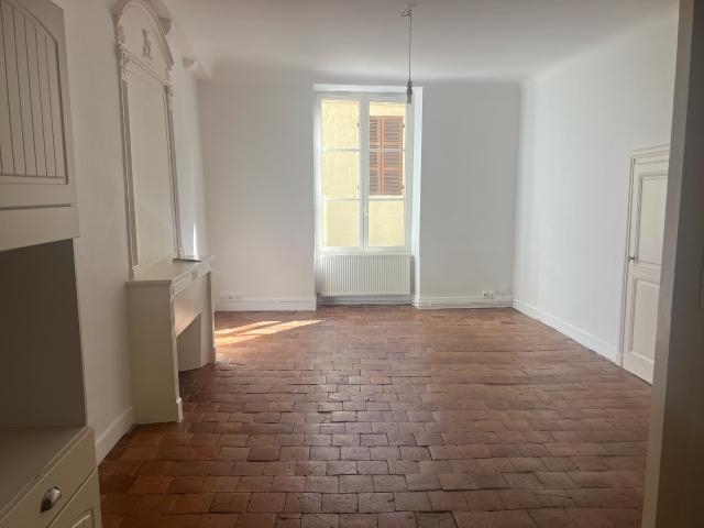 Appartement T2 centre ville de Charolles