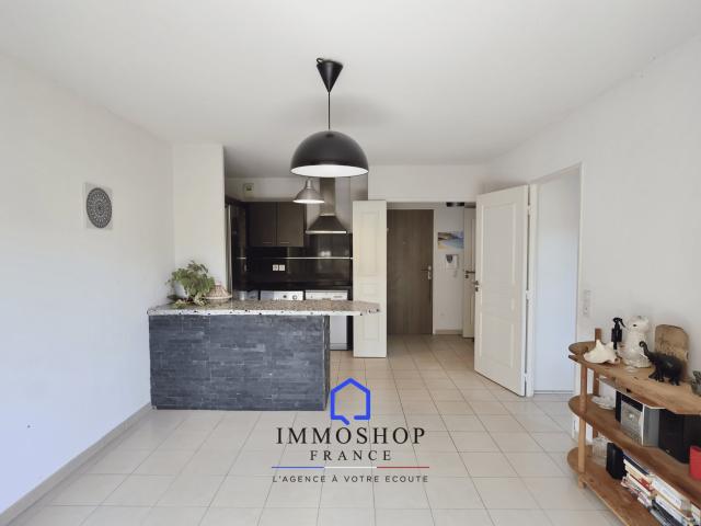 Appartement T2 de 40 m2/ terrasse/ vue dégagée/ stationnement