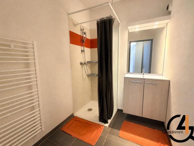 Appartement T2 de 41,5 m2 avec terrasse et parking à Juvignac