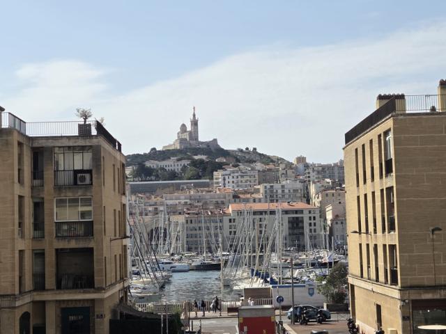 Appartement T2 de 48 m2 à fort potentiel Rue Caisserie / Avenue Saint Jean Marseille 13002
