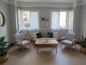 Appartement T2 de 48 m2 à fort potentiel Rue Caisserie / A