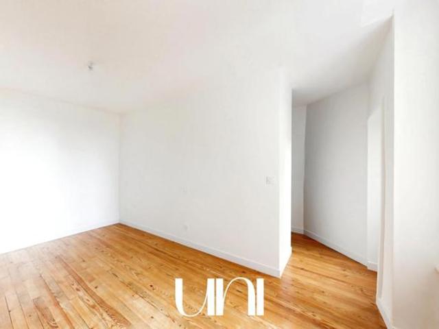 Appartement 2 pièces de 51 m2 très lumineux Bayeux hyper centre