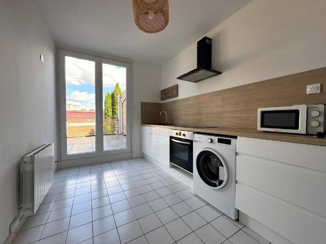 APPARTEMENT T2 DE 61M² CENTRE VILLE 720 euros/mois C.C
