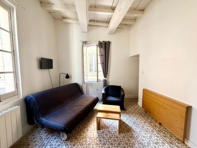 Appartement T2 de 28 m2 du charme au Coeur d'Arles
