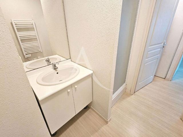 Appartement T2 de 36,63 m² 3ème étage ascenseur Résidence rénovée