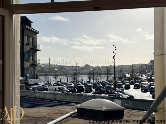 Appartement T2 de 38 m2 rénové en 2000 vue sur le port Libre