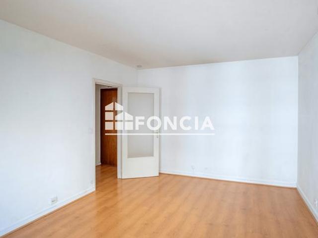 Appartement t2 en centre ville avec balcon et cellier
