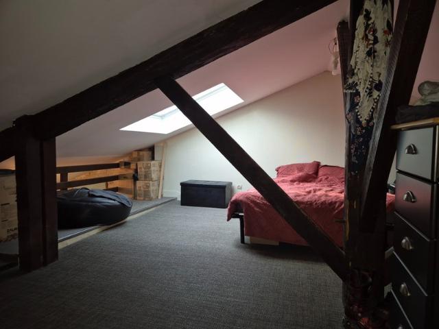 Appartement T2 en résidence sécurisée, face Hôtel de Ville, proche tous commerces et transport