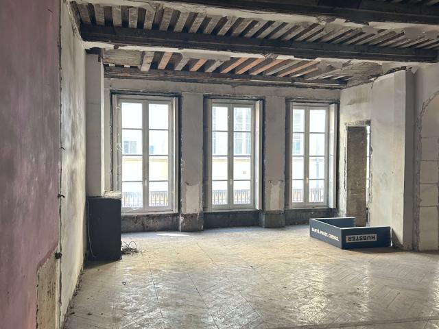 Appartement T2 entièrement rénové de 50.48m2 rue Mercière !