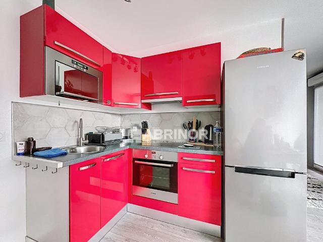 APPARTEMENT T2 et stationnement BD EGALITE