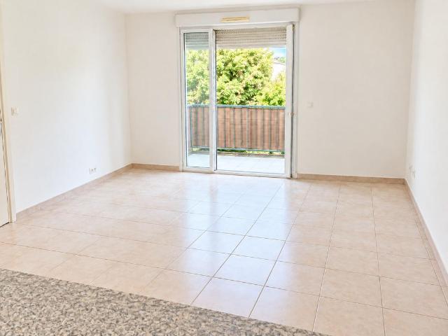 APPARTEMENT T2 GARAGE CAVE ET TERRASSE RESIDENCE AVEC PI