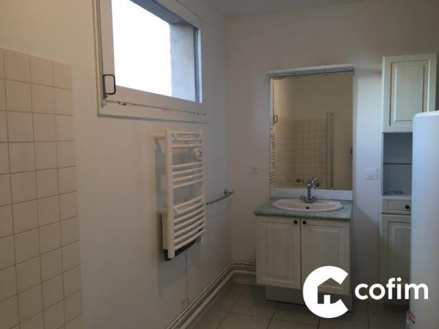 APPARTEMENT T2 GARAGE/BALCON