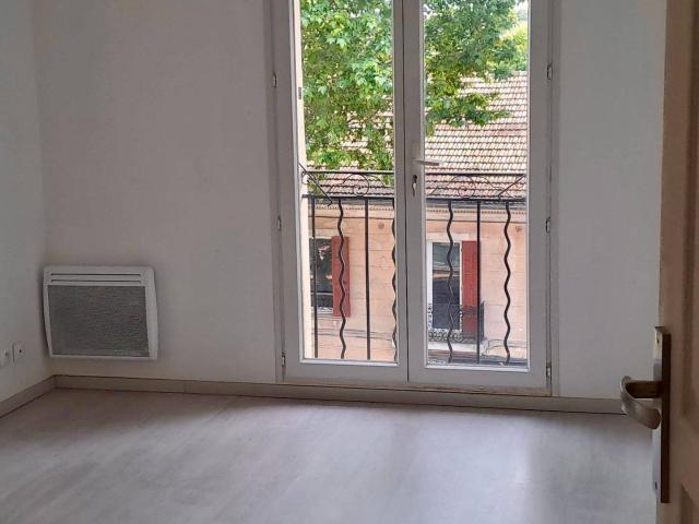 Appartement T2 Jouques centre ville