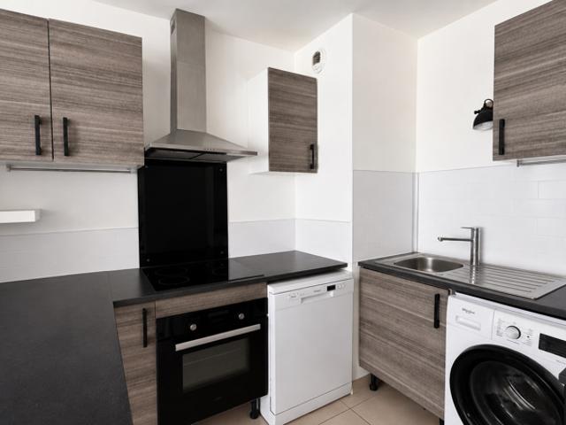 Appartement T2 loué avec balcon et garage très bon état
