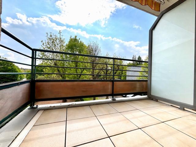 appartement T2 lumineux en résidence sénior terrasse et place de parking