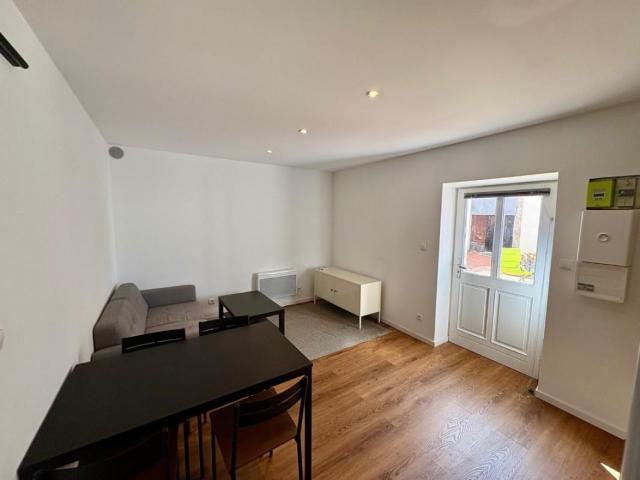 APPARTEMENT T2 MEUBLE A LOUER A ROANNE FAUBOURG CLERMONT