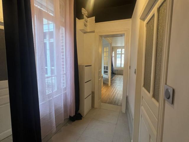 APPARTEMENT T2 MEUBLÉ AU COEUR DU CENTRE VILLE