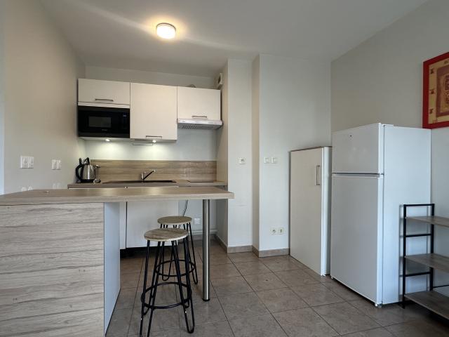 Appartement T2 meublé avec terrasse et parking