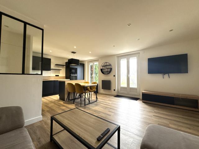 APPARTEMENT T2 MEUBLE AVEC CAVE ET JARDIN ET TERRASSE / SAIN