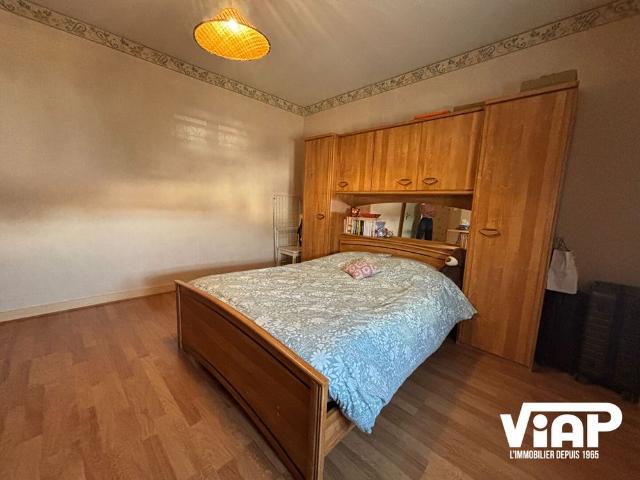 APPARTEMENT T2 MEUBLE EN COURS DE RENOVATION