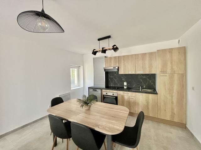 APPARTEMENT T2 MEUBLÉ LES CAMOINS