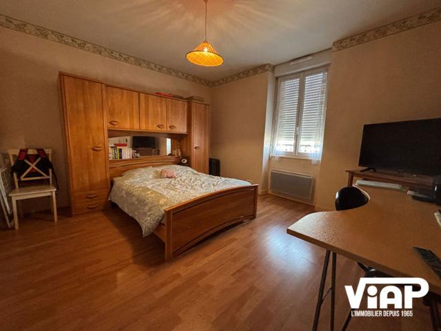 APPARTEMENT T2 MEUBLE EN COURS DE RENOVATION