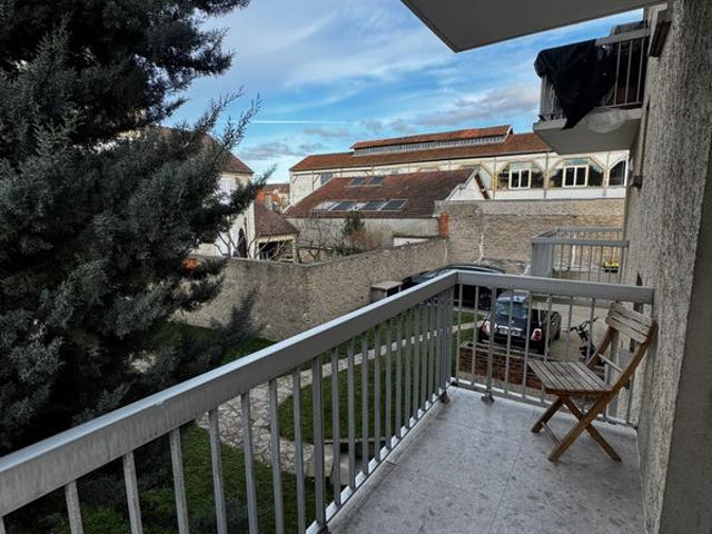 Appartement T2 meublé/ parking/balcons