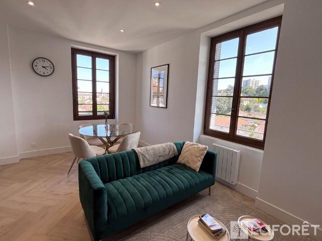 Appartement T2 OULLINS PIERRE BENITE à louer