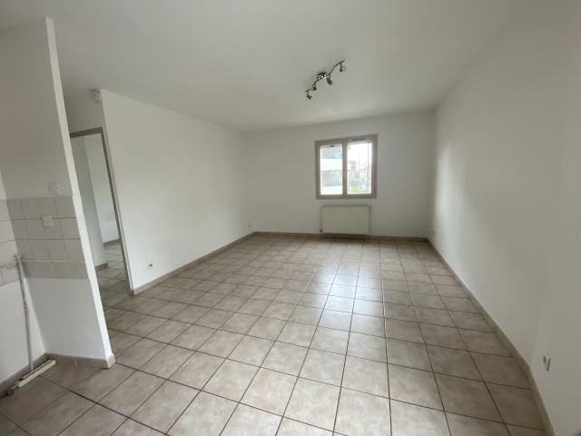 APPARTEMENT T2 + PARKING + GARAGE A TOURNON SUR RHONE