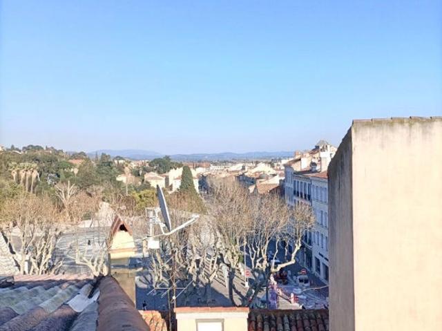 Appartement T2 plein de charme avec terrasse au coeur de Hyères