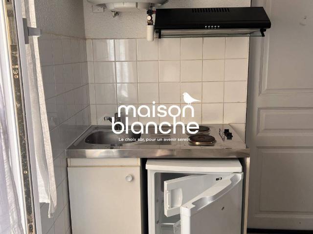APPARTEMENT T2 RDC COTE COUR BORDEAUX
