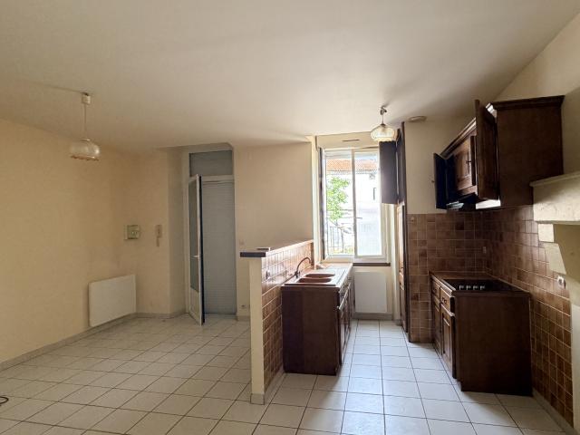 APPARTEMENT T2 RDC CENTRE BOURG