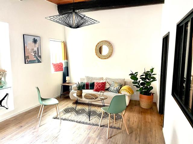 Appartement T2 rénové meublé avec terrasse