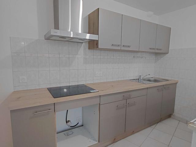 APPARTEMENT T2 REFAIT A TOURNON SUR RHONE