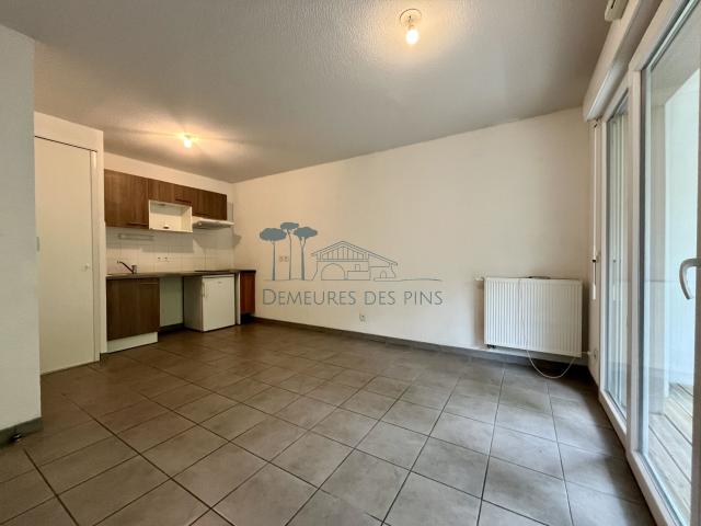Appartement T2, résidence au calme