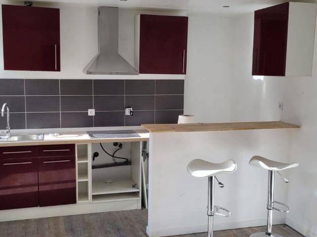 APPARTEMENT T2 Rez de chaussée avec Terrasse et parking Clim