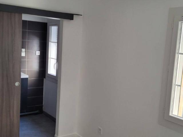 APPARTEMENT T2 Rez de chaussée avec Terrasse et parking Clim