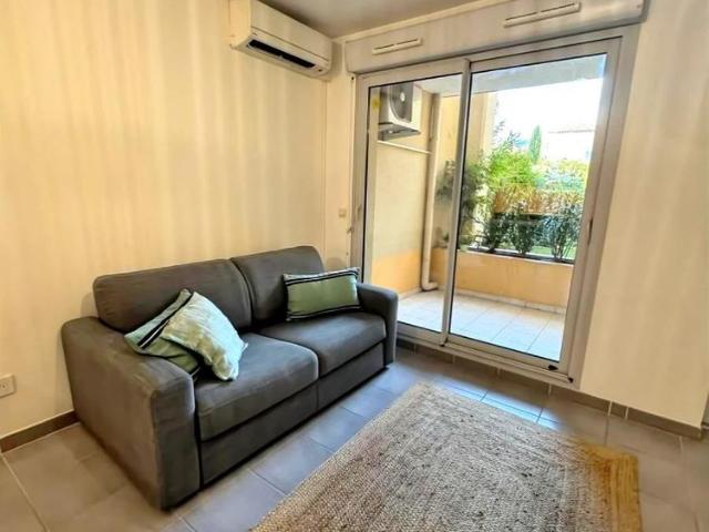 APPARTEMENT T2 SAINT RÉMY de PROVENCE avec terrasse et piscine