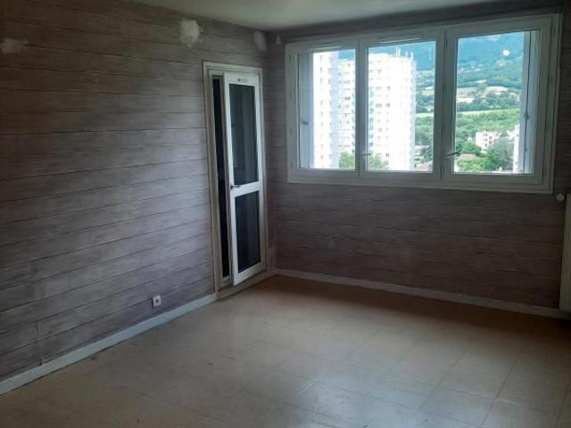 APPARTEMENT T4 77m2 PONT DE CLAIX