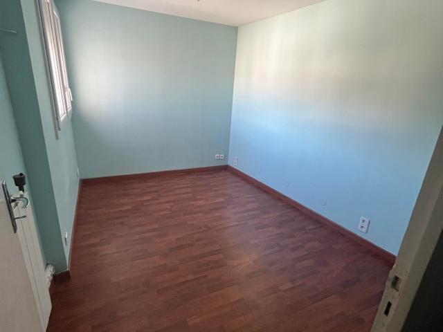 appartement T4 75m2 950 euros